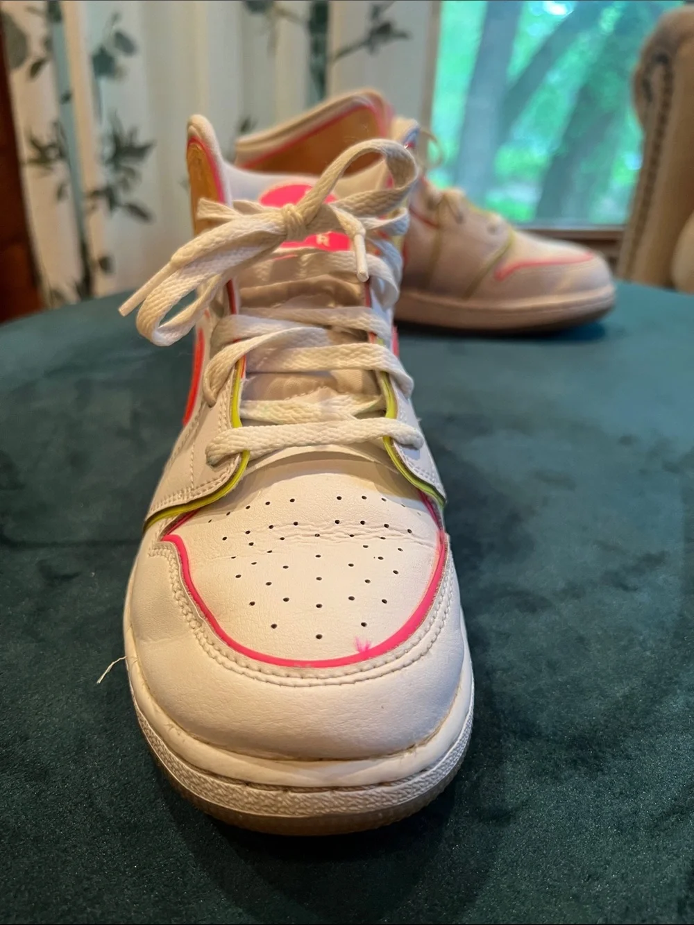 Nike Air Jordan 1 Glow Kids High-Top Sneakers